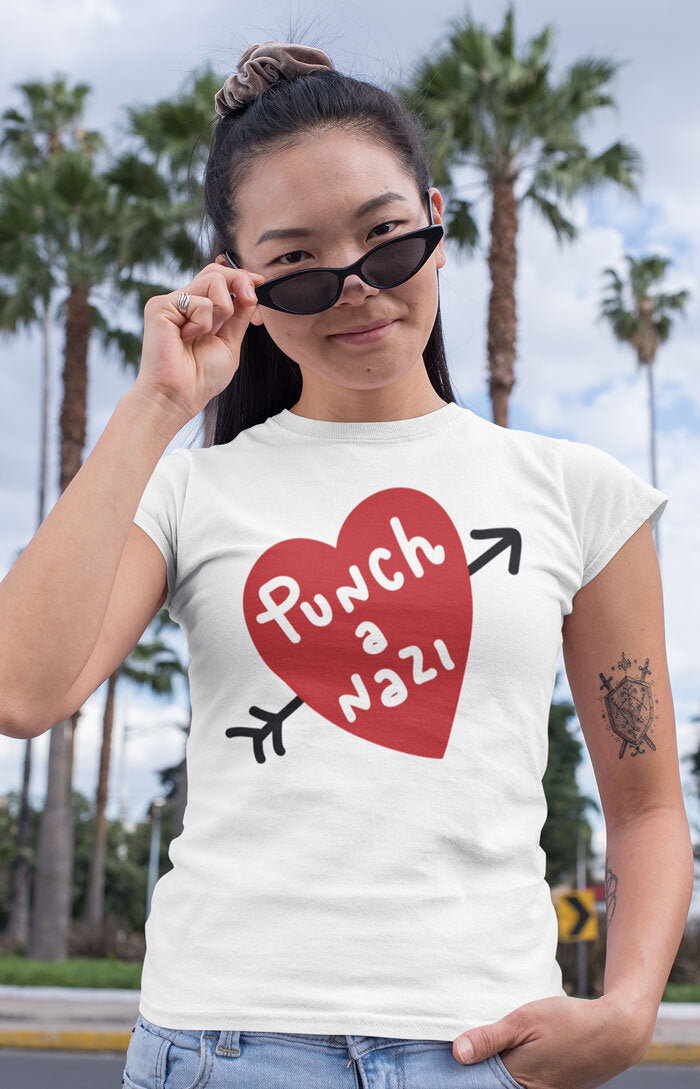Punch a nazi - Organic unisex t-shirt