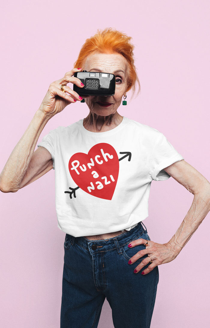 Punch a nazi - Organic unisex t-shirt