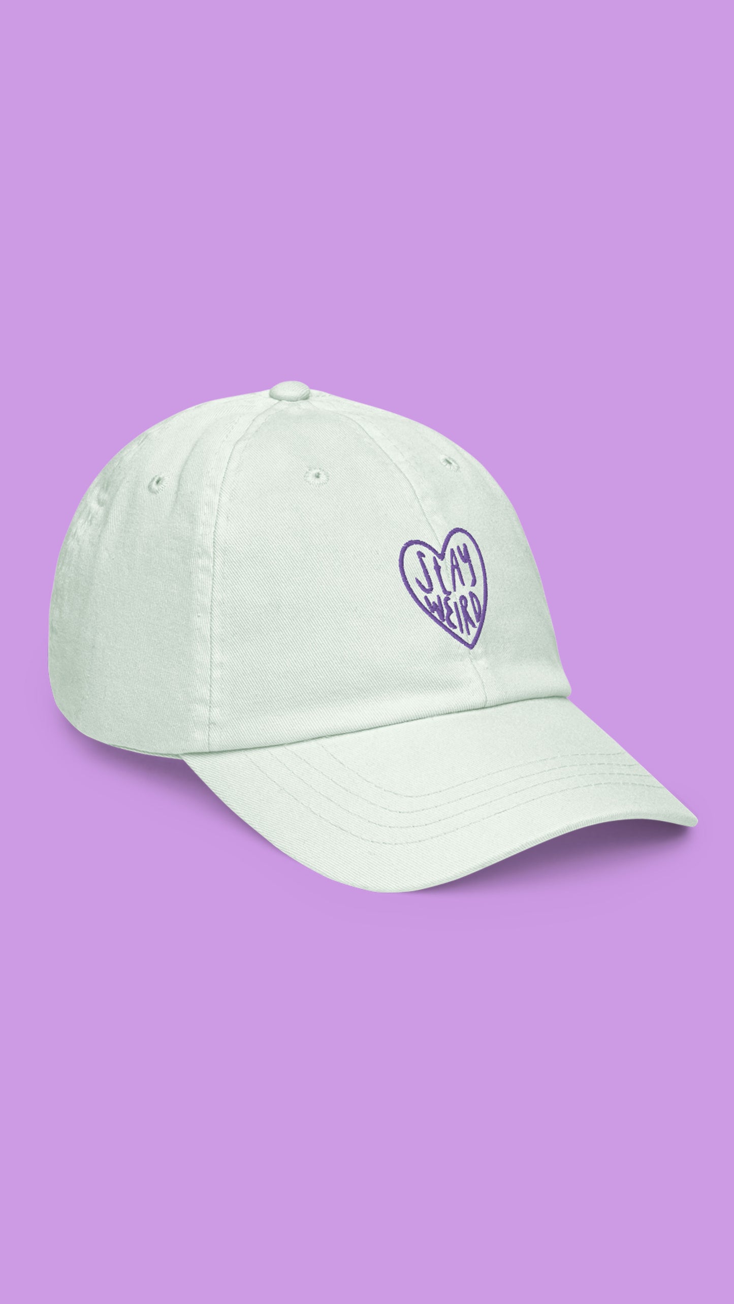 Stay weird - cappellino ricamato pastello