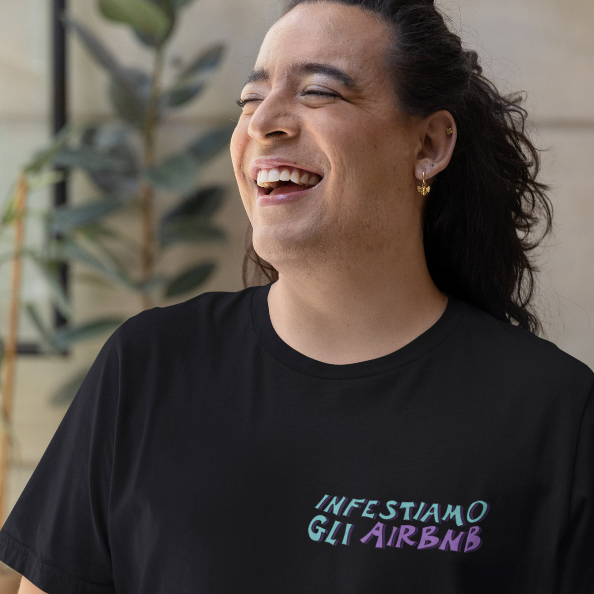 Infestiamo gli airbnb - t-shirt unisex con stampa sul retro