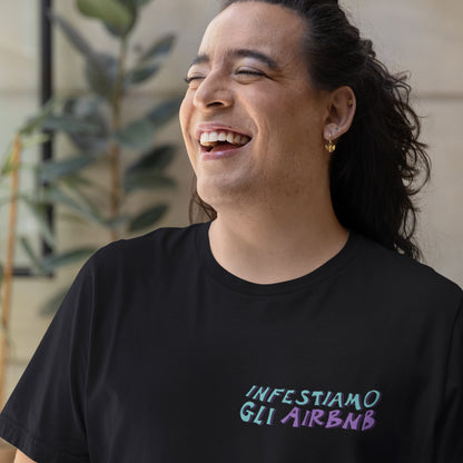 Infestiamo gli airbnb - t-shirt unisex con stampa sul retro